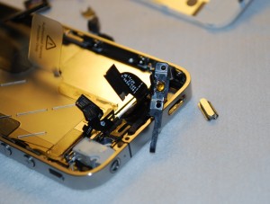Read more about the article iPhone 4 Power Button Fix